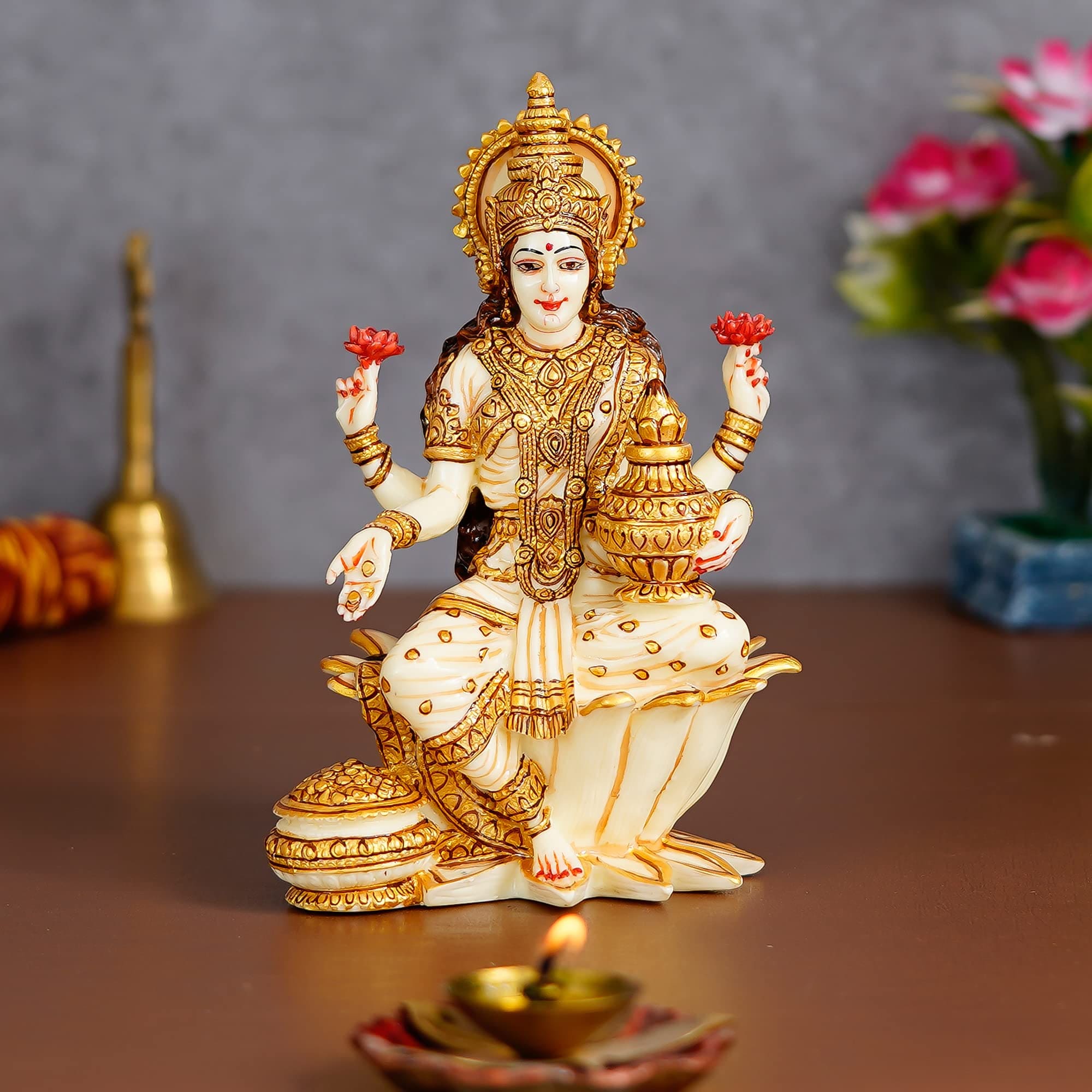 statuehtka-bogini-lakshmi